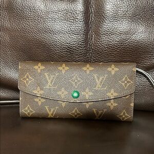 Elagant Brown Monogram Wallet with green interior